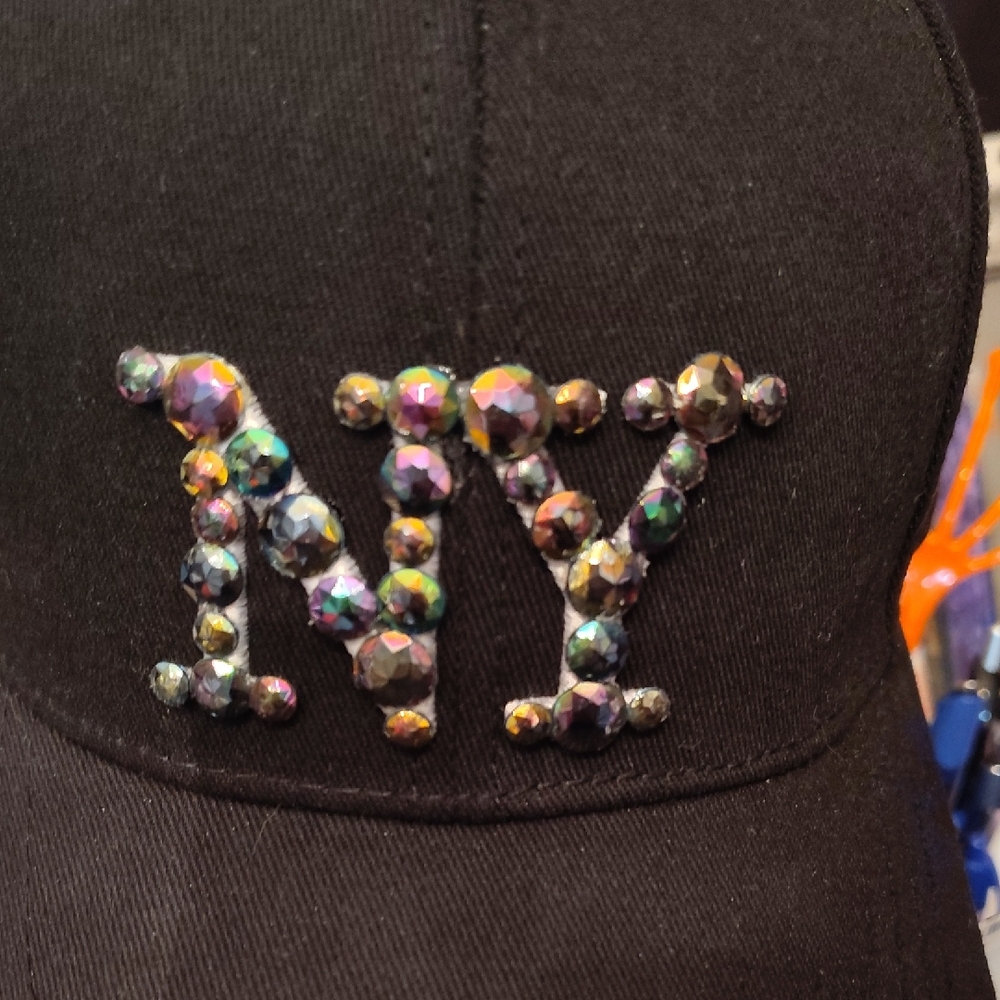 🆕NY Custom Lettered Black Cap with Rhinestone Designs - Picture 3 of 4